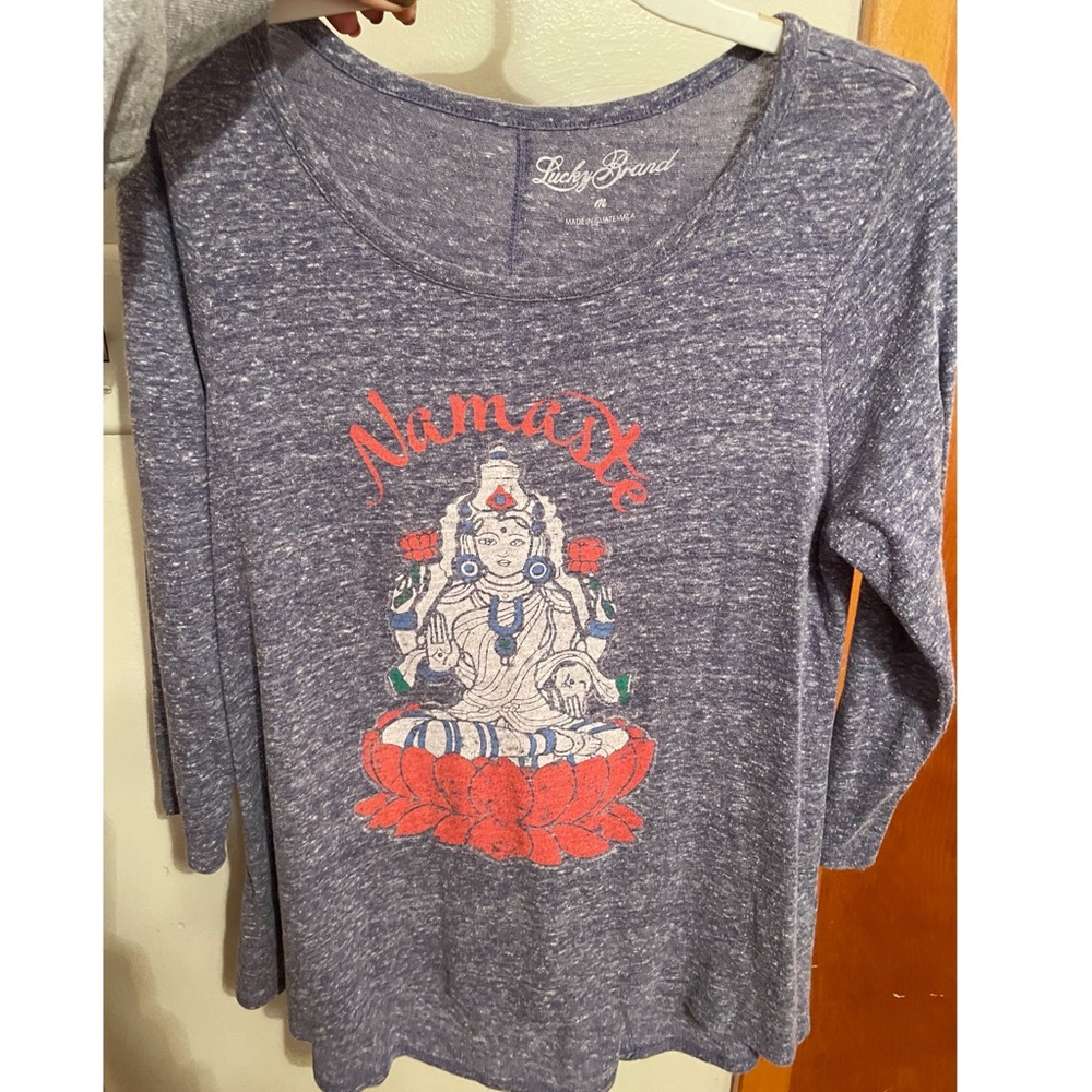 Like brand new Lucky Brand Quart sleeve shirt